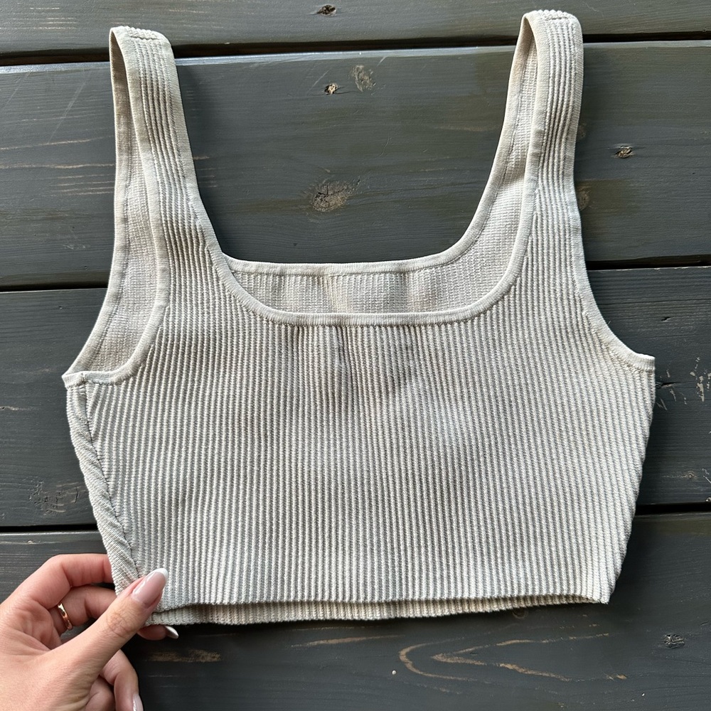 ARITZIA BABATON SCULPT KNIT CROP TOP